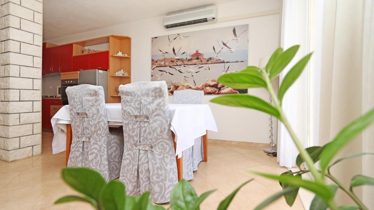 Apartments Emilija Makarska Esterno foto