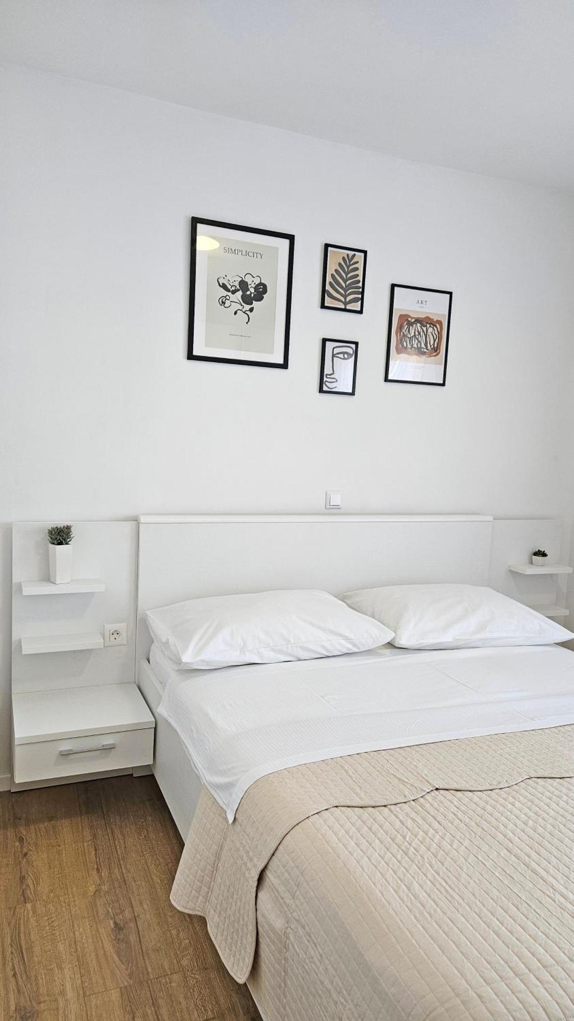 Apartments Emilija Makarska Esterno foto